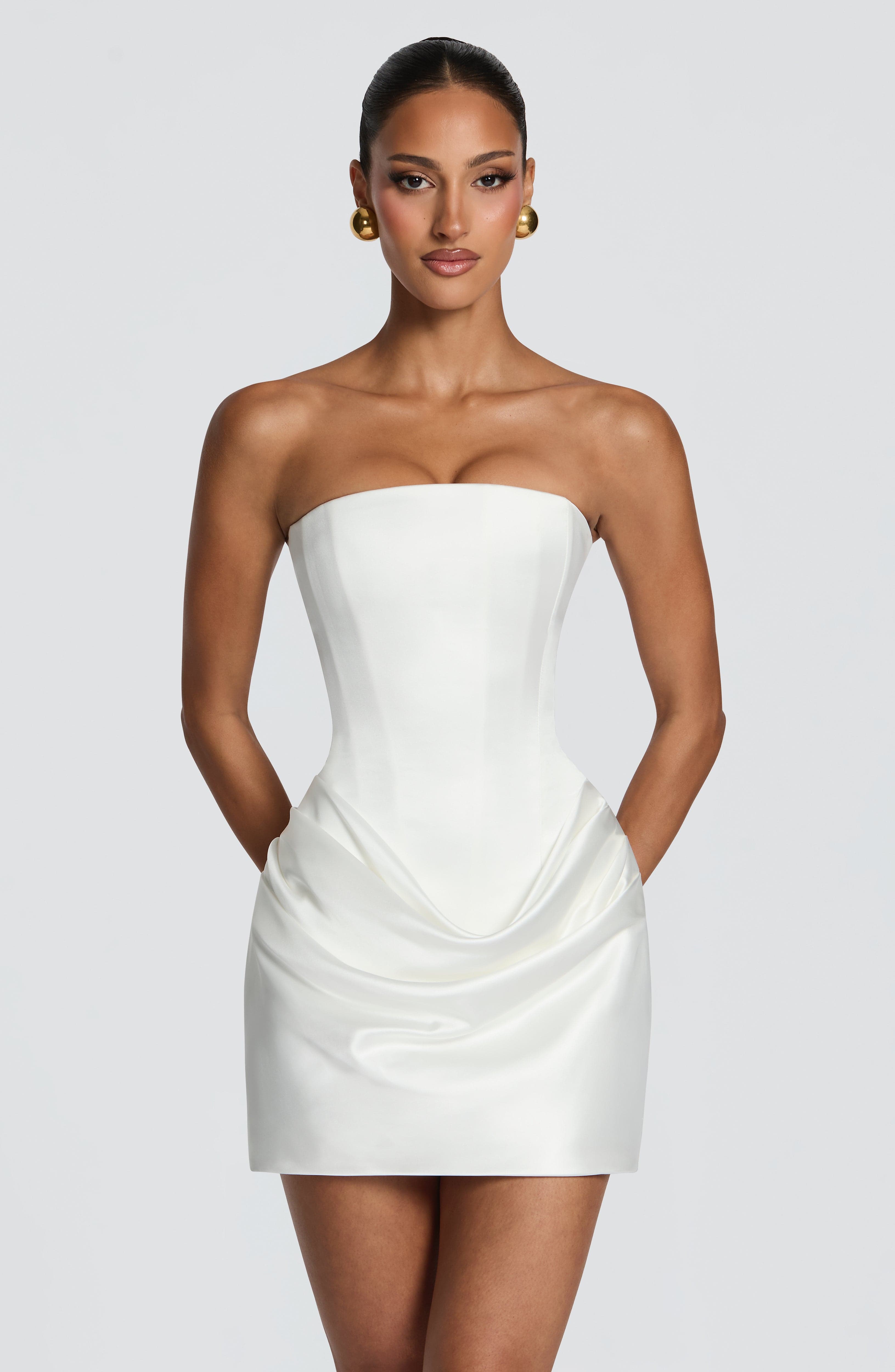 Vestido Mini de Satén Blanco d - Ruched Dress Mini reseña y precio